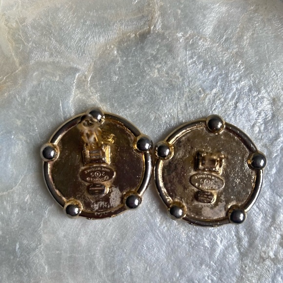 CHANEL vintage CC Logo earrings - Picture 3 of 9